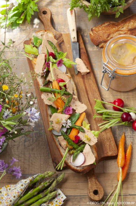 LA TARTINE DE FOIE GRAS AUX MILLE SAVEURS DE L'ETE