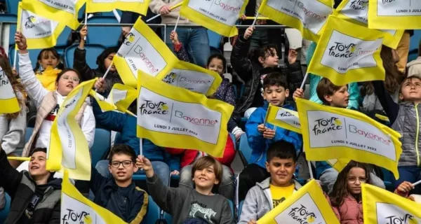 LE TOUR DE FRANCE