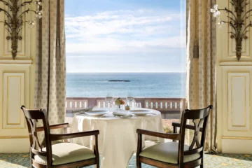 À Biarritz, une Saint-Valentin impériale face à l’océan à l’Hôtel du Palais